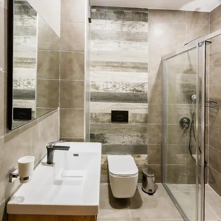 G Luxury 2* Nicosia